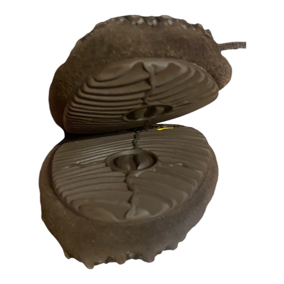 Manitobah Mukluks suede beaded moccasin. Sz 6 - Picture 6 of 13